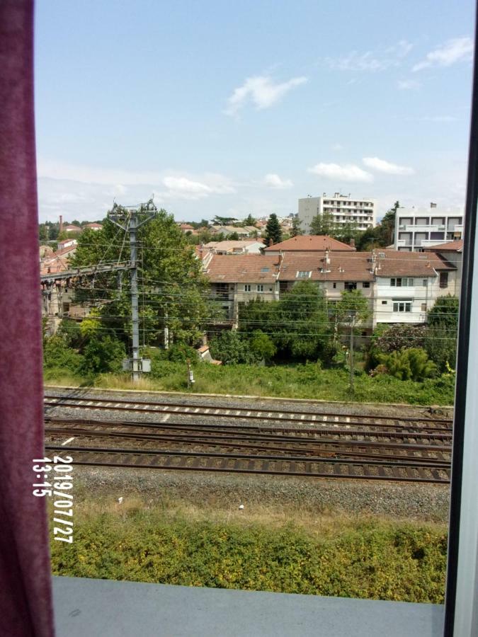 Une Halte Sur Valence Apartment วาลองซ์ ภายนอก รูปภาพ